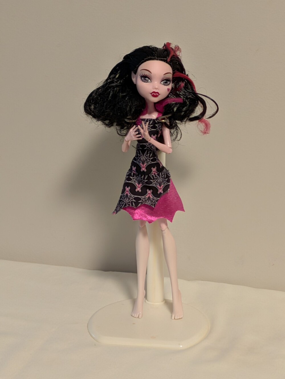 Monster High Doll Draculaura How Do You Boo?. Fashion Doll.